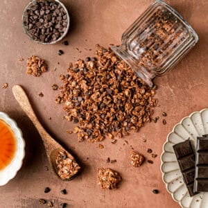 Preprosto čokoladna granola - RINFUZA